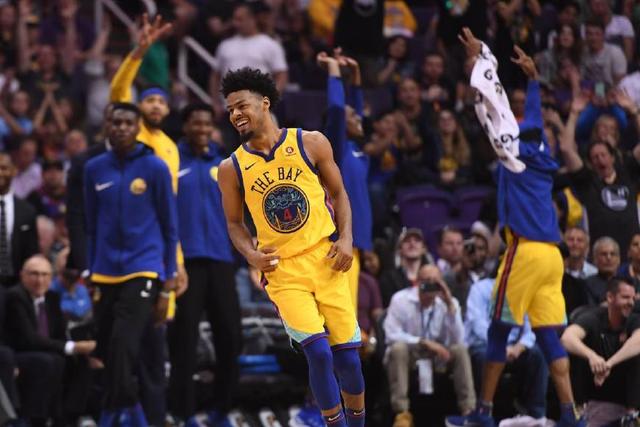 中国篮协官方:周琦加盟广东队 赵睿加盟新疆队