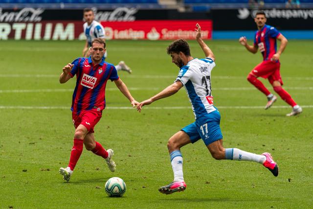 萨卡：大卫-路易斯对我影响最大